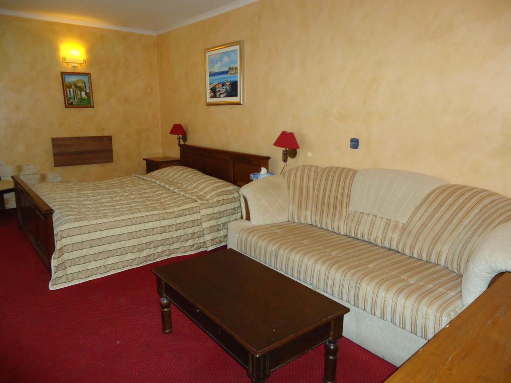 Hotel Koral 메덜린 객실 사진
