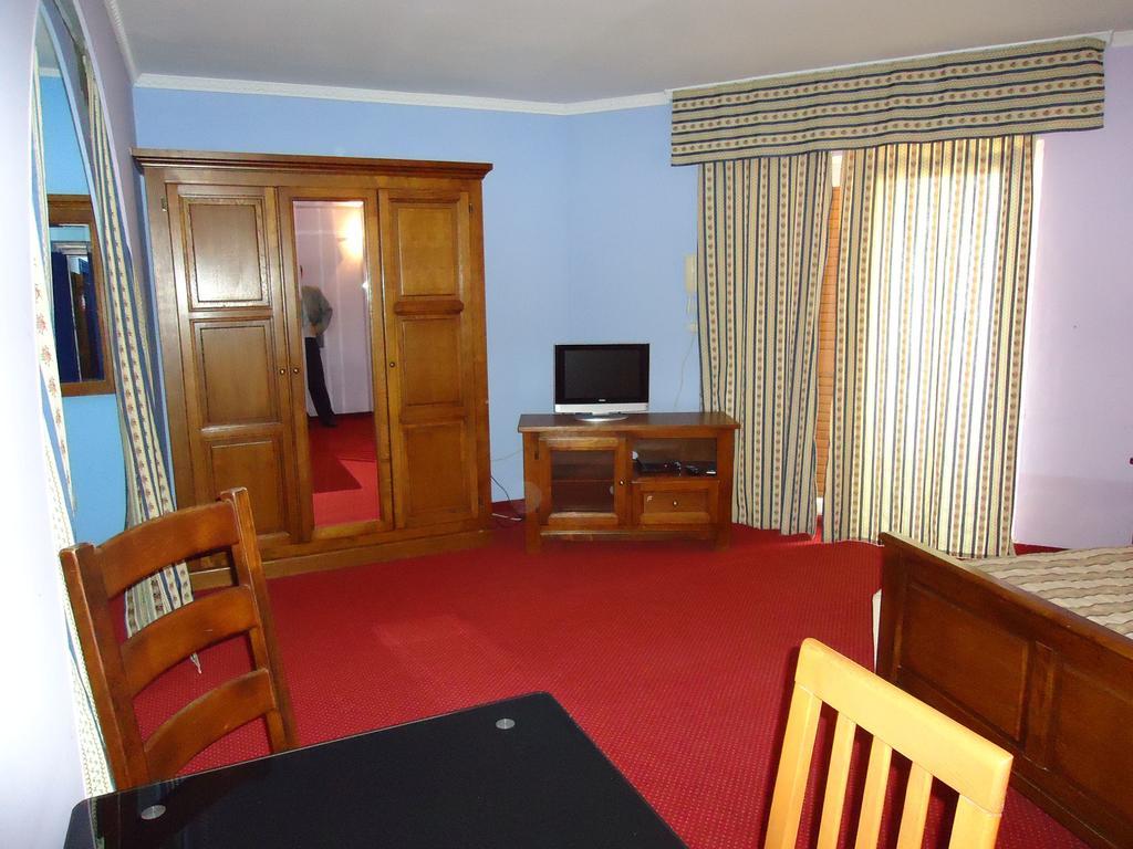 Hotel Koral 메덜린 객실 사진