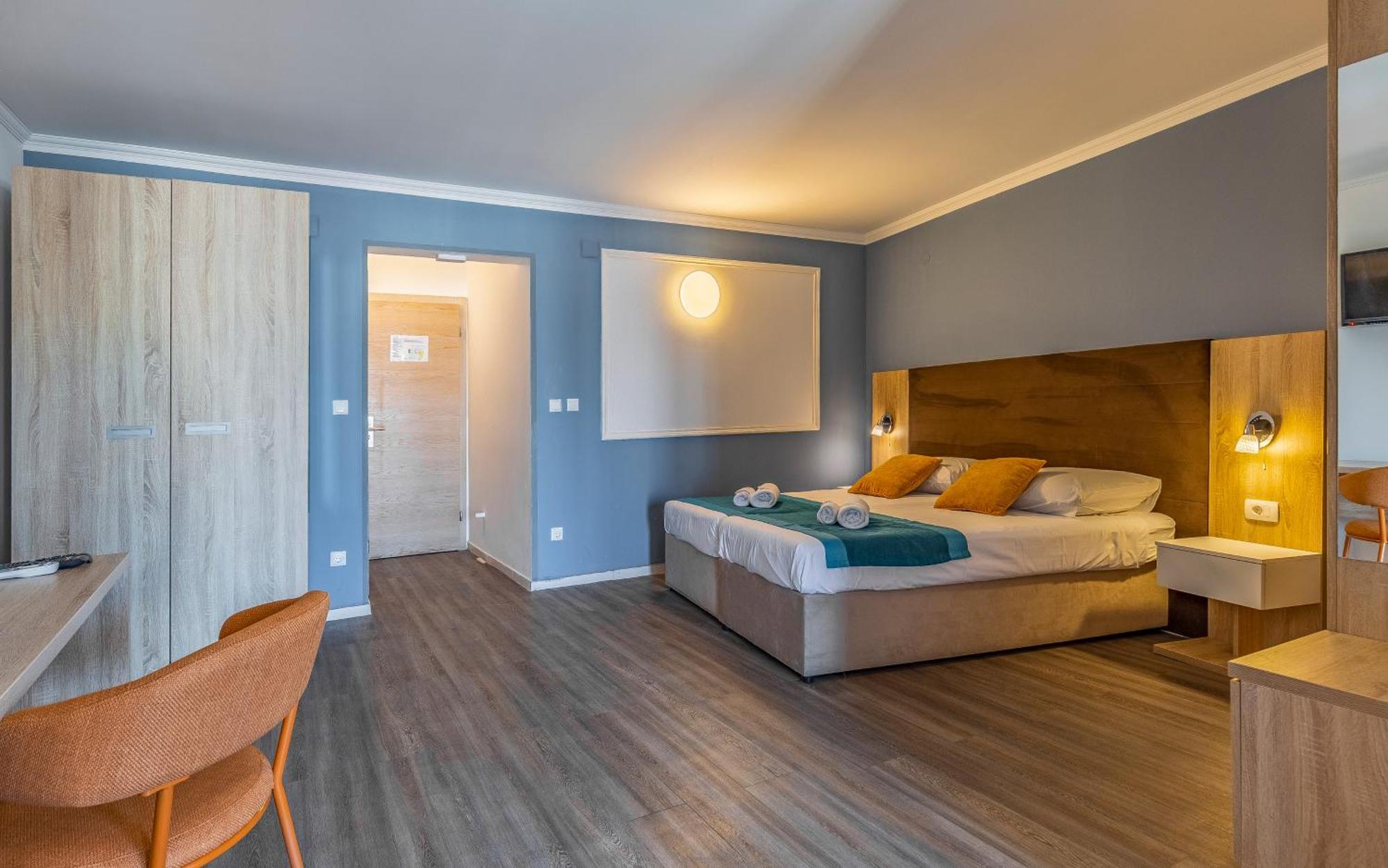 Hotel Koral 메덜린 외부 사진