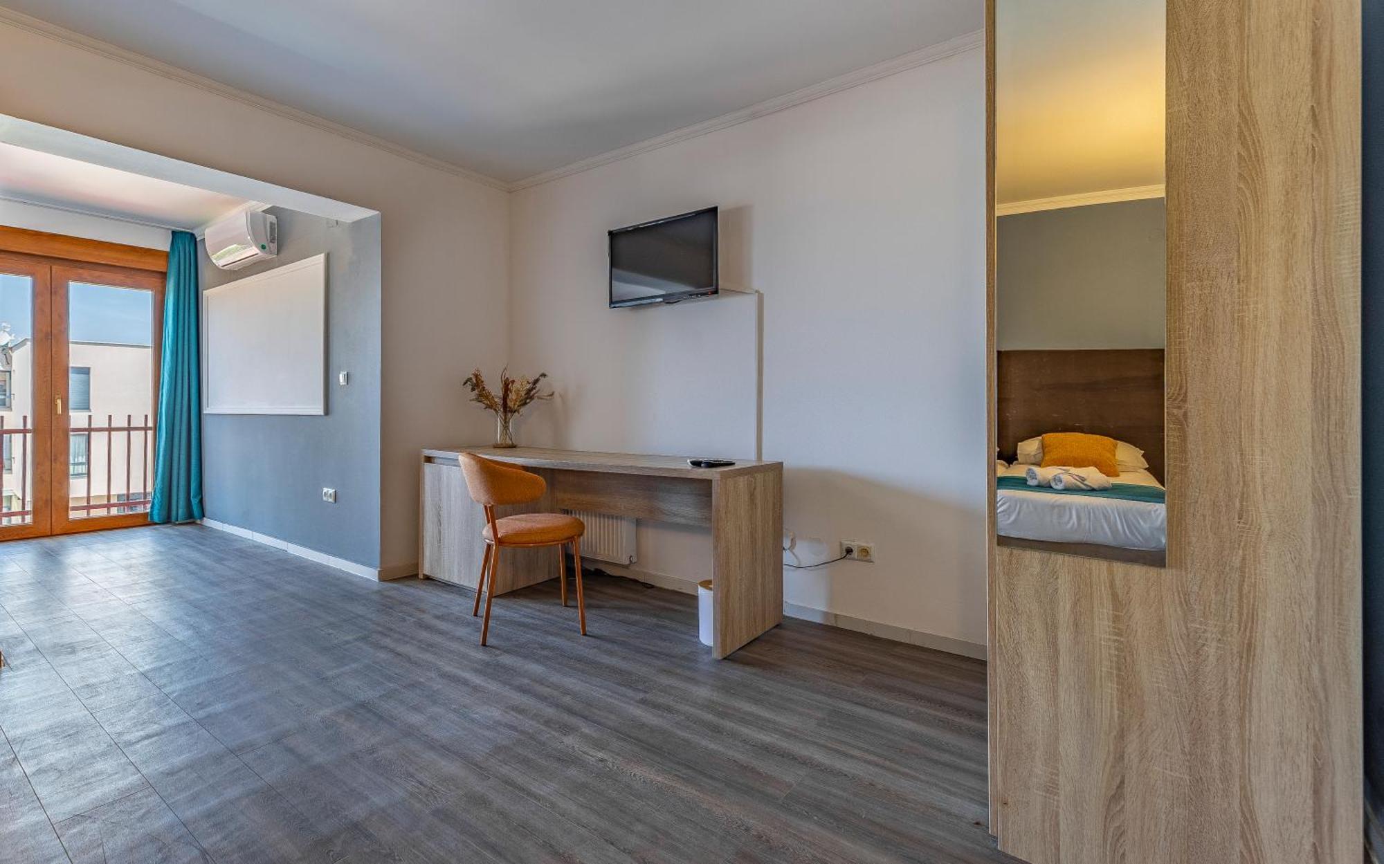 Hotel Koral 메덜린 외부 사진