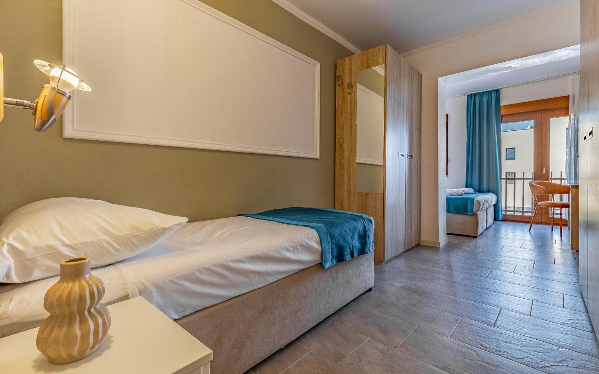 Hotel Koral 메덜린 외부 사진