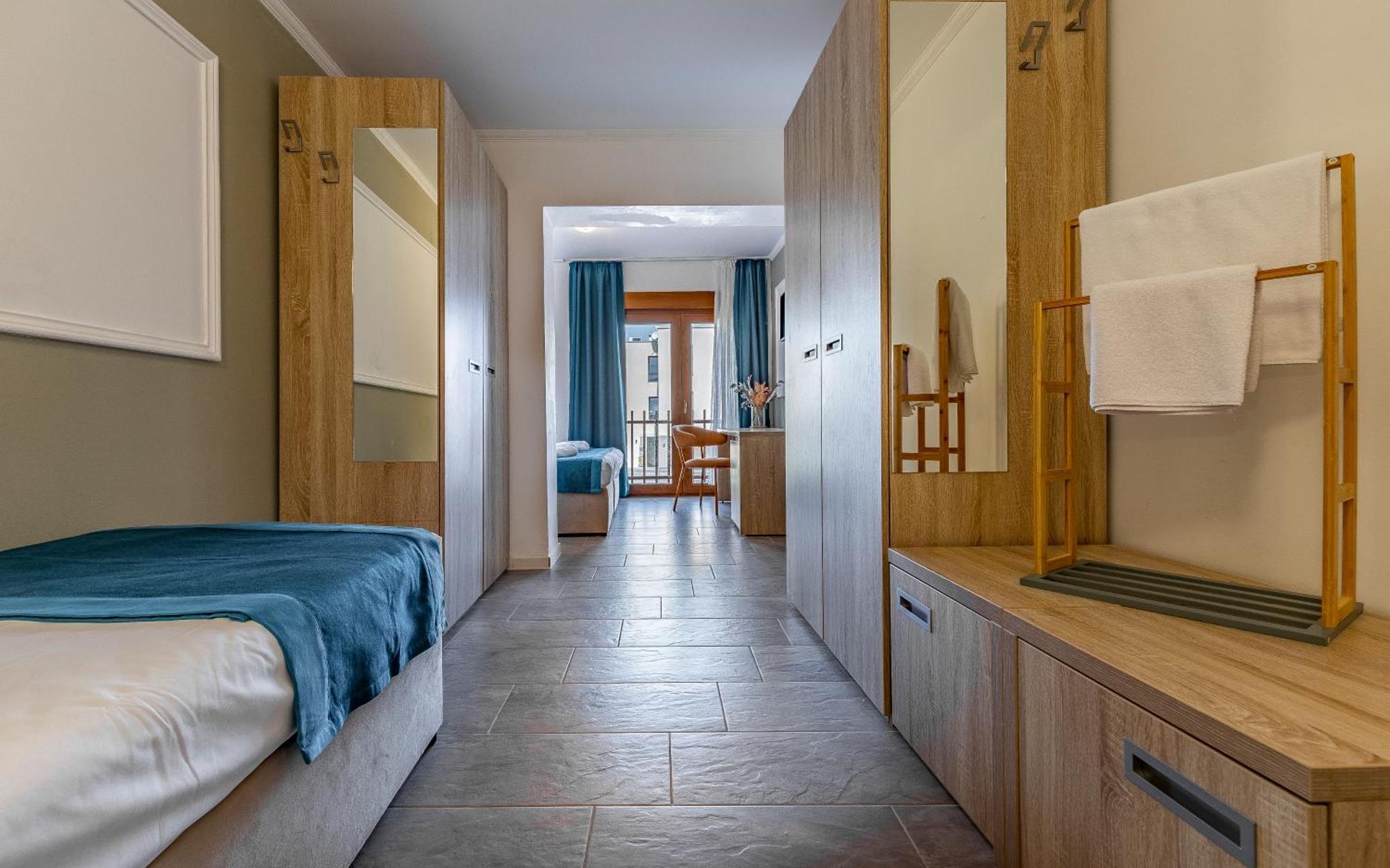 Hotel Koral 메덜린 외부 사진